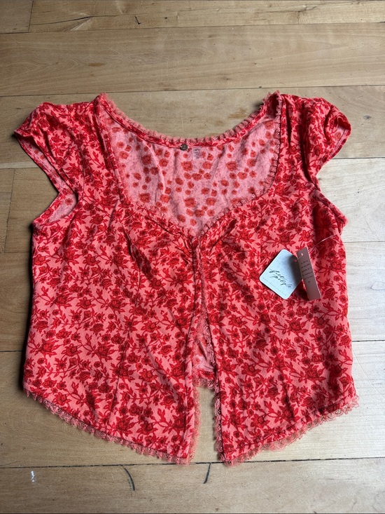 Free People Tops - Free People Floral Cropped Tie-Front Top in Coral and Red